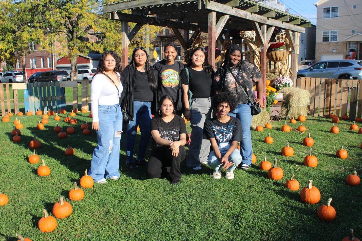 Student Council members helping at the Pumpkin Patch. 
