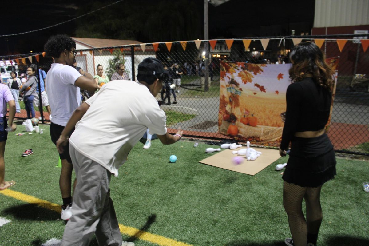 Game Being held by Lismary P. and Francisco O. 